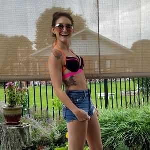 American Eagle Hi Rise Shortie